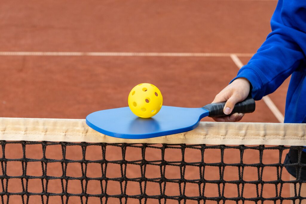 What Pickleball Paddles Do The Pros Use